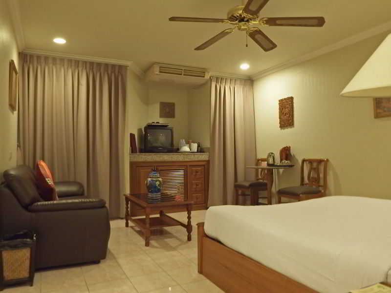 Copa Hotel Pattaya Extérieur photo